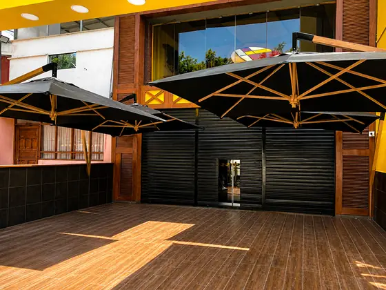 Sombrilla para exteriores fabricada por Toldo Ideas — Toldo Ideas
