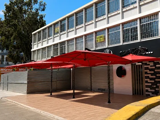 Sombrilla para exteriores fabricada por Toldo Ideas — Toldo Ideas